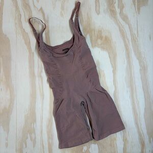 SKIMS Seamless Sculpt Mid Thigh Shapewear Bodysuit Sienna L/XL